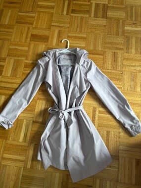 Bernardo Lavender trench coat Small